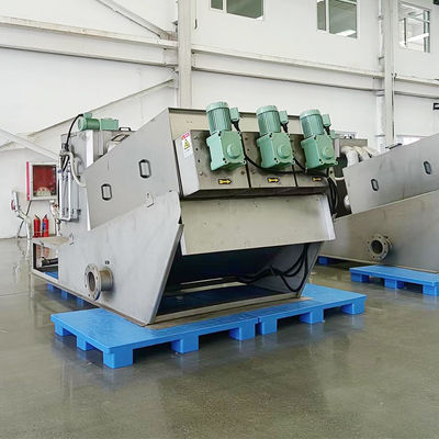 20 एम 3 / एच सर्पिल कीचड़ डीवाटरिंग मशीन फार्म खाद कीचड़ उपचार उपकरण