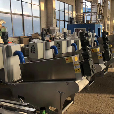 रासायनिक संयंत्र के लिए 50 एम 3 / एच स्क्रू प्रेस स्लज डीवाटरिंग मशीन