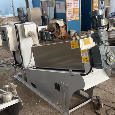 रासायनिक संयंत्र के लिए 50 एम 3 / एच स्क्रू प्रेस स्लज डीवाटरिंग मशीन