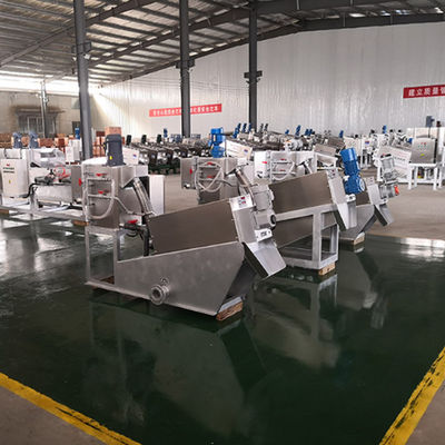 रासायनिक संयंत्र के लिए 50 एम 3 / एच स्क्रू प्रेस स्लज डीवाटरिंग मशीन