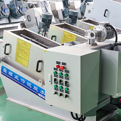 फार्म कीचड़ उपचार के लिए स्वचालित एकीकरण वोल्ट कीचड़ डीवाटरिंग मशीन