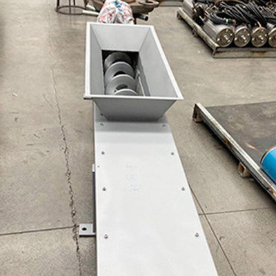 मोर्टार अनाज कीचड़ कार्बन ऐश कंक्रीट के लिए यू आकार का पेंच बेल्ट कन्वेयर शाफ्टलेस