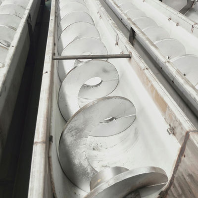 304 स्टेनलेस स्टील यू आकार का दस्ता रहित पेंच कन्वेयर मशीन 1 ~ 20 मीटर लंबाई