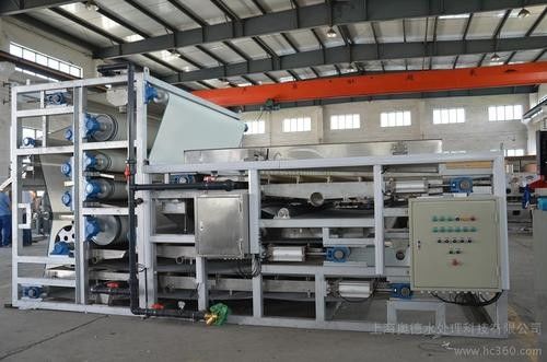 2000 मिमी कीचड़ गुरुत्वाकर्षण रोगन जल उपचार कार्बन स्टील Carbon