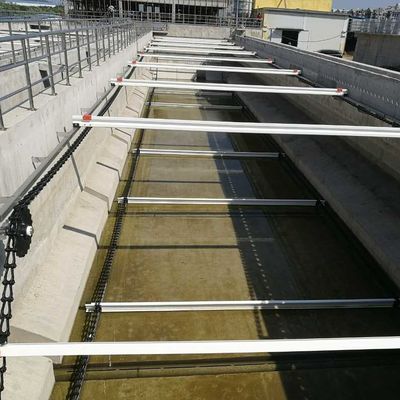 4.5 मीटर ट्रैवलिंग ब्रिज कीचड़ खुरचनी गैर धातुई चेन प्लेट स्क्रैपिंग सामग्री: