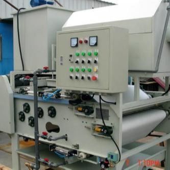 मूविंग रिंग स्क्रू दस्ता रोटरी ड्रम थिनर ग्रेविटी स्लज थिनर 30m3 / H