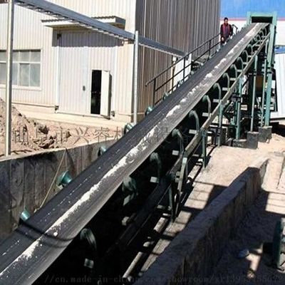 कार्बन स्टील कीचड़ पेंच बेल्ट कन्वेयर 300 मिमी निर्वहन पेंच कन्वेयर: